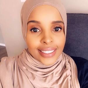 Meet your Posher, Muna